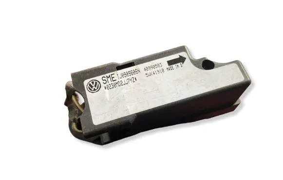 Volkswagen PASSAT B5 Airbag deployment crash/impact sensor 1J0909606N
