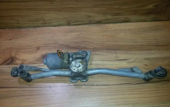 Opel Astra H Front wiper linkage and motor 3397020632 13111211