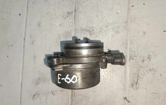 BMW 5 E60 E61 Vacuum pump