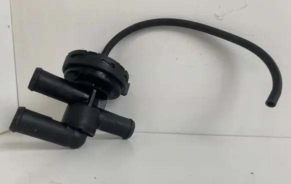 Saab 9-5 Coolant heater control valve 90457649
