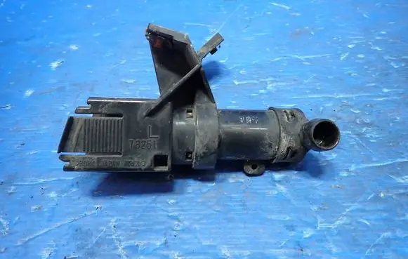 Lexus RX 330 - 350 - 400H Headlight washer spray nozzle 78251