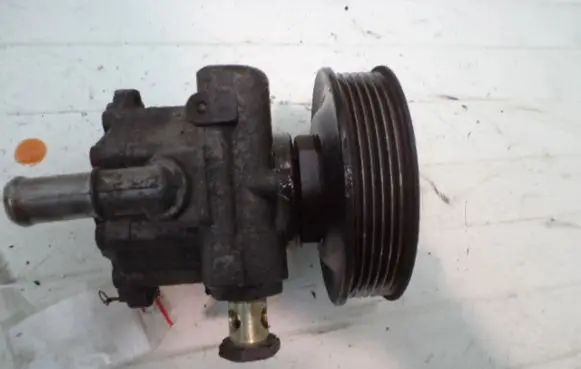Volkswagen Polo III 6N 6N2 6NF Power steering pump