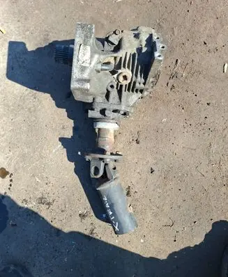 Nissan X-Trail T30 Gearbox transfer box case 