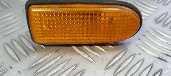 Nissan Primera Front fender indicator light 2616090j00 138260