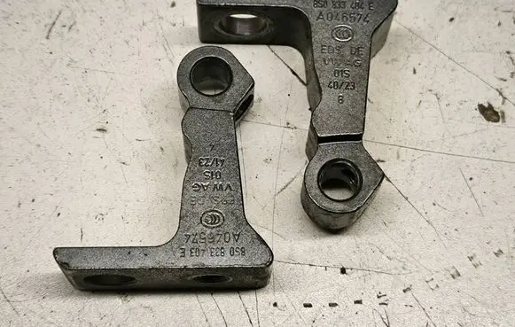 Porsche Cayenne (9Y0 9Y3) Front door hinge set 8S0833404E