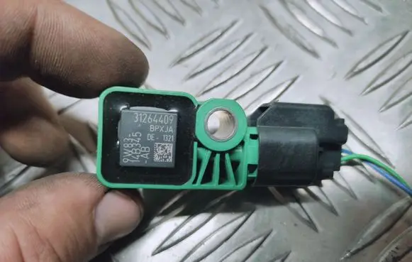 Volvo S80 Airbag deployment crash/impact sensor 31264409