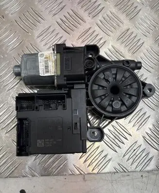 Volkswagen Tiguan Front door window regulator motor 3C0959793C 918432110 BRF0014568