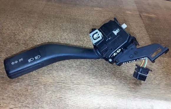 Volkswagen Golf V Indicator stalk 1K0953513 CZK03