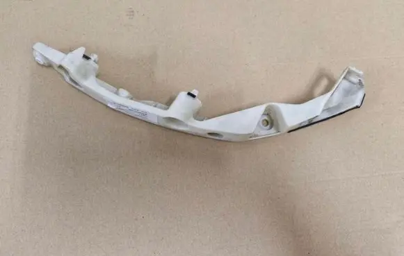 Nissan Juke I F15 Front bumper mounting bracket 62231KA0A