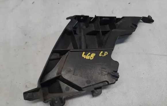 Audi A7 S7 4K8 Front bumper mounting bracket 4G8807283A