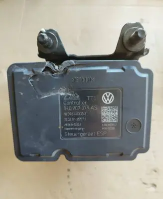 Volkswagen Golf VI ABS Pump 1K0907379AS 1K0614517CA