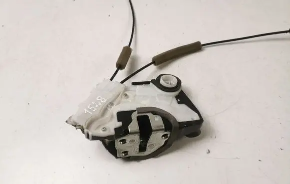Honda CR-V Front door lock M11 L8811110F1