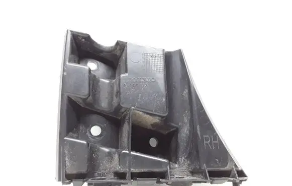 Front bumper mounting bracket