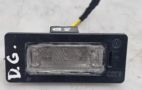 Audi Q5 SQ5 Number plate light 810943021