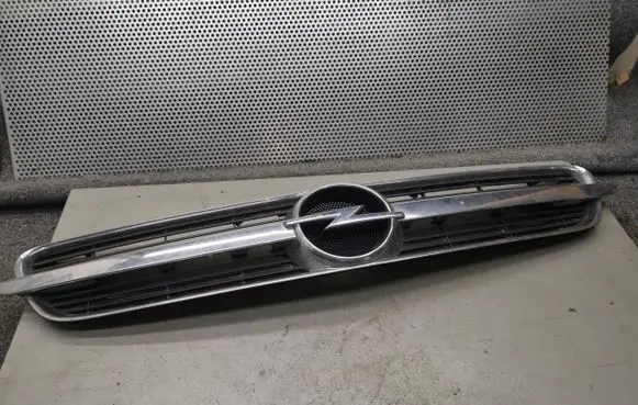 Opel Vectra C Front grill 13106811