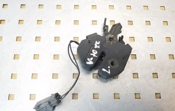 Volvo XC70 Engine bonnet/hood lock/catch 9483765 9483764