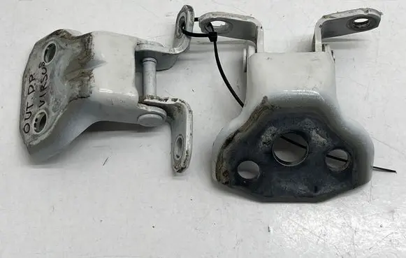 Subaru Outback (BT) Front door hinge set 60079AG00B 60079AN000