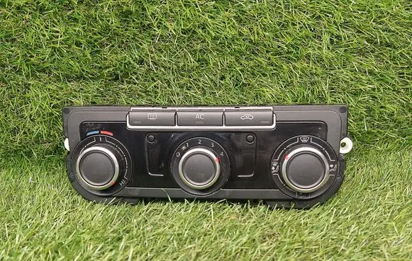 Volkswagen Tiguan Climate control unit 7N0907426AB 5HB00975156