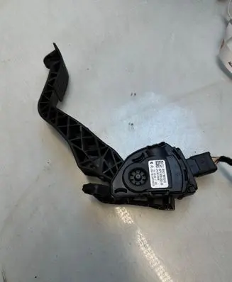 Peugeot 207 Accelerator throttle pedal 968075680