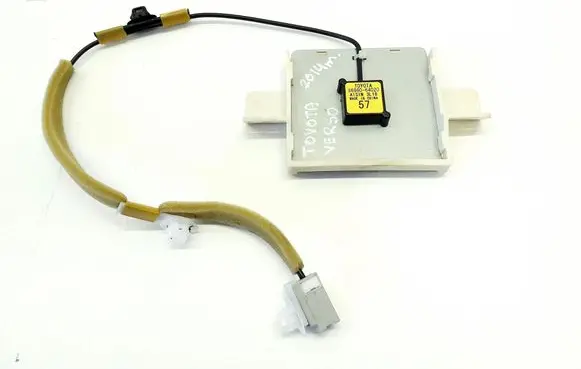 Toyota Verso-S Aerial antenna amplifier 8686064020