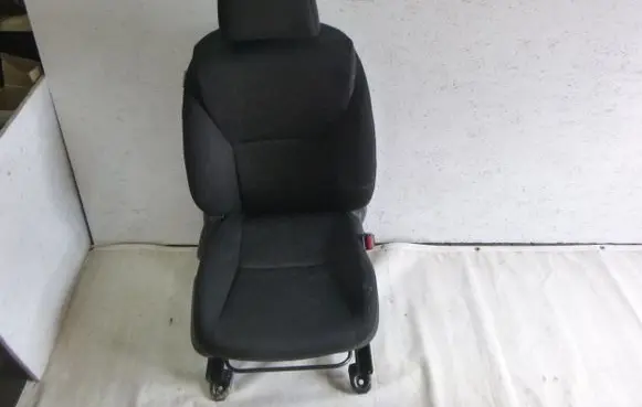 Toyota Auris 150 Front driver seat 