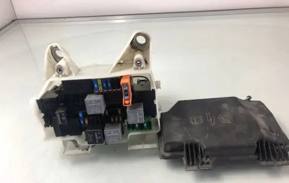 Mercedes-Benz C W205 Fuse module