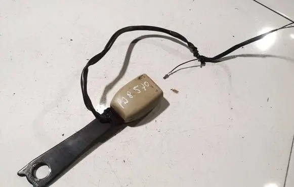 Lexus IS 200-300 Front seatbelt buckle
