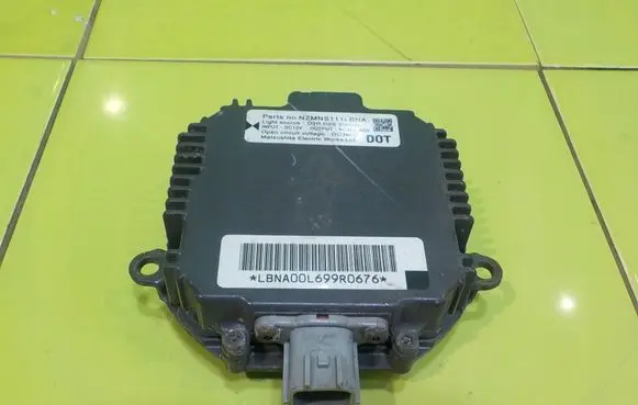 Nissan Pathfinder R51 LED ballast control module 15AB39