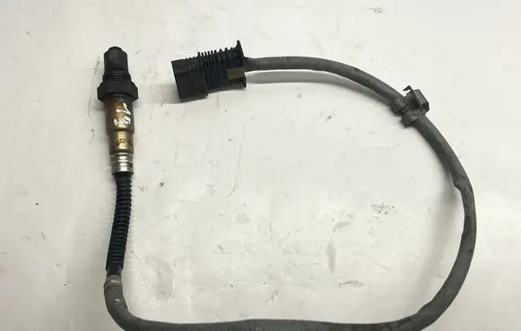BMW 5 F10 F11 Lambda probe sensor 7589475