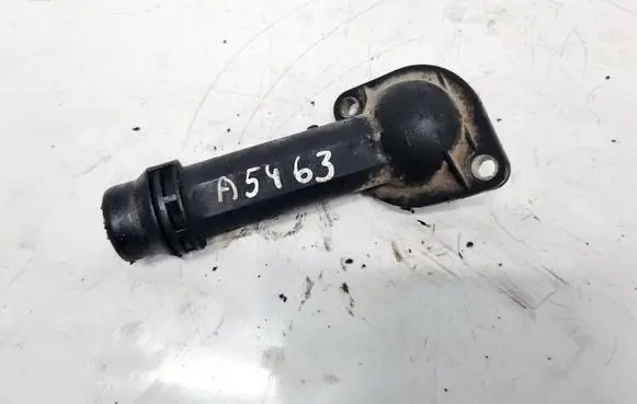Volkswagen PASSAT B5.5 Engine coolant pipe/hose 038121121B 06B121121
