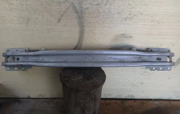 Volvo V70 Front bumper cross member 30791152