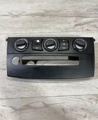 BMW 5 E60 E61 Climate control unit 11419110 14121310