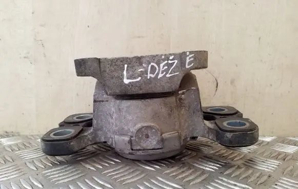 Land Rover Freelander 2 - LR2 Gearbox mount 6G927M121LE