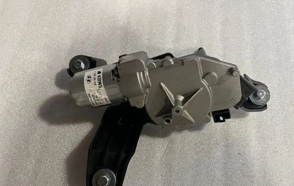 Hyundai Santa Fe Rear window wiper motor 98700S1000