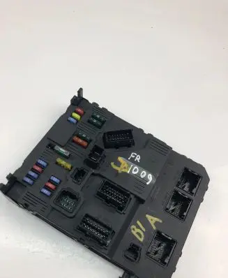 Citroen C3 Fuse module 9657999380 S118085300N