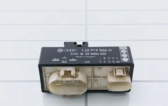 Coolant fan relay