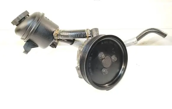 Mercedes-Benz C W203 Power steering pump A0044661301 A2034600083