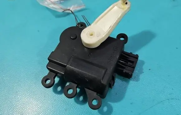 Mazda 6 A/C air flow flap actuator/motor IMPRK1550996