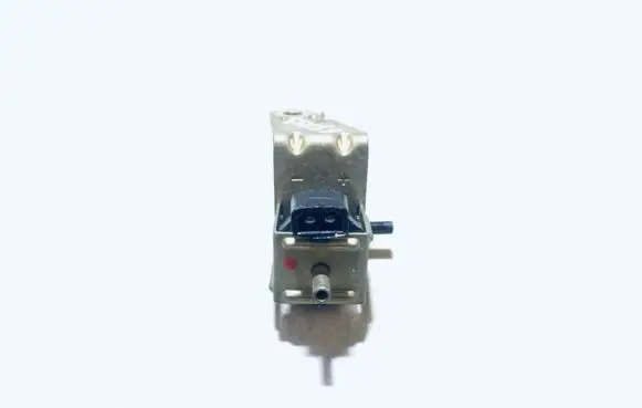 Audi A6 S6 C4 4A Turbo solenoid valve 37906283