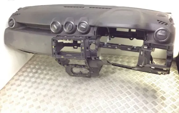 Dacia Duster Dashboard 681009384R 2254805NTE