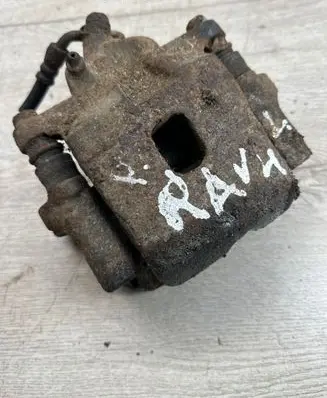 Toyota RAV 4 (XA20) Front brake caliper