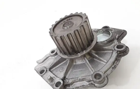 Volvo V70 Water pump MK0718 7C824