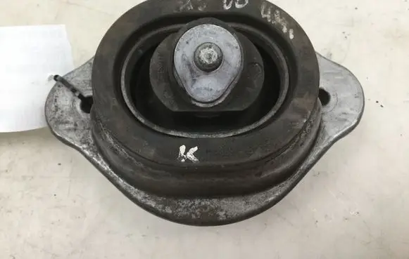 BMW X5 E53 Engine mount bracket 6750727