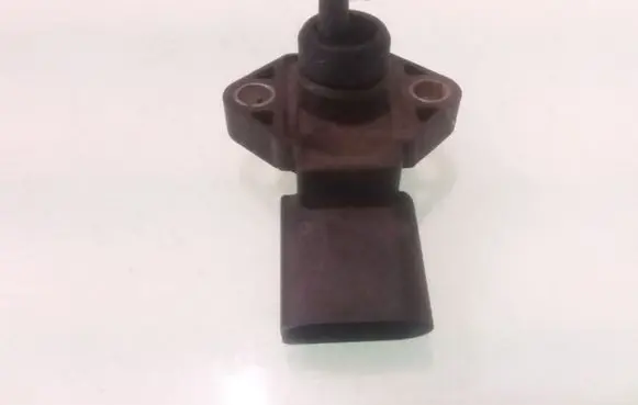 Volkswagen PASSAT B5 Air pressure sensor 281002177 038906051