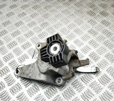 Volvo XC40 Engine mounting bracket 32380056