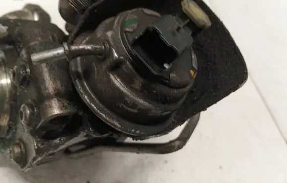 Citroen C4 II Picasso Turbine electric control actuator 8136440003