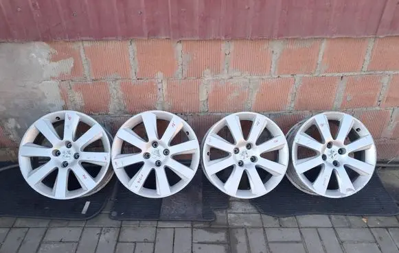 Peugeot 5008 R18 alloy rim 9675496577