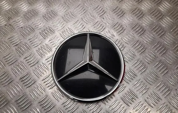 Mercedes-Benz Vito Viano W447 Manufacturer badge logo/emblem A0008881600