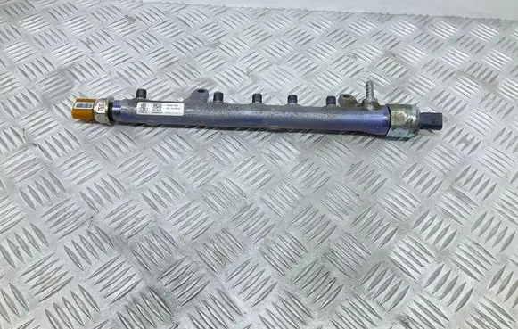 Skoda Rapid (NH) Fuel pressure regulator 03L130089B 03L906054A 03L130764A