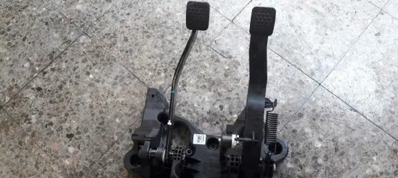 Opel Karl Pedal assembly 42388890